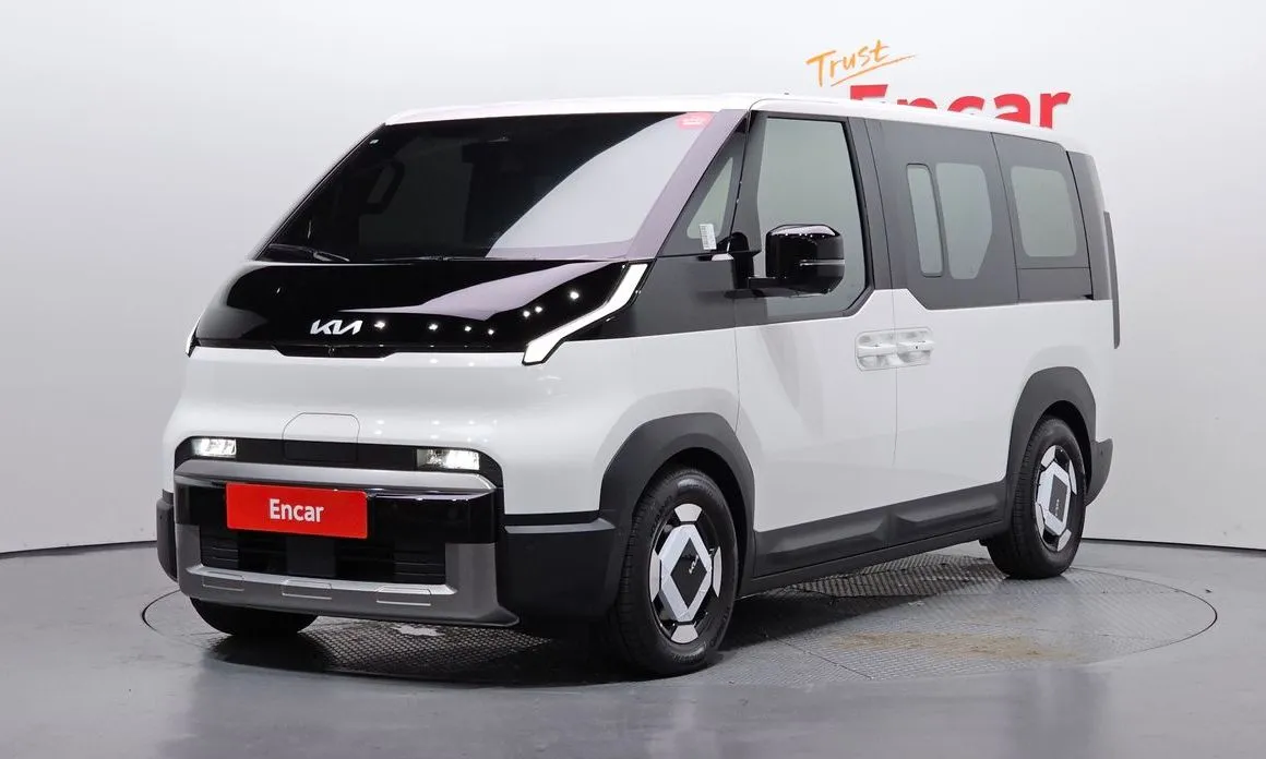 Kia PV5 — фото 1
