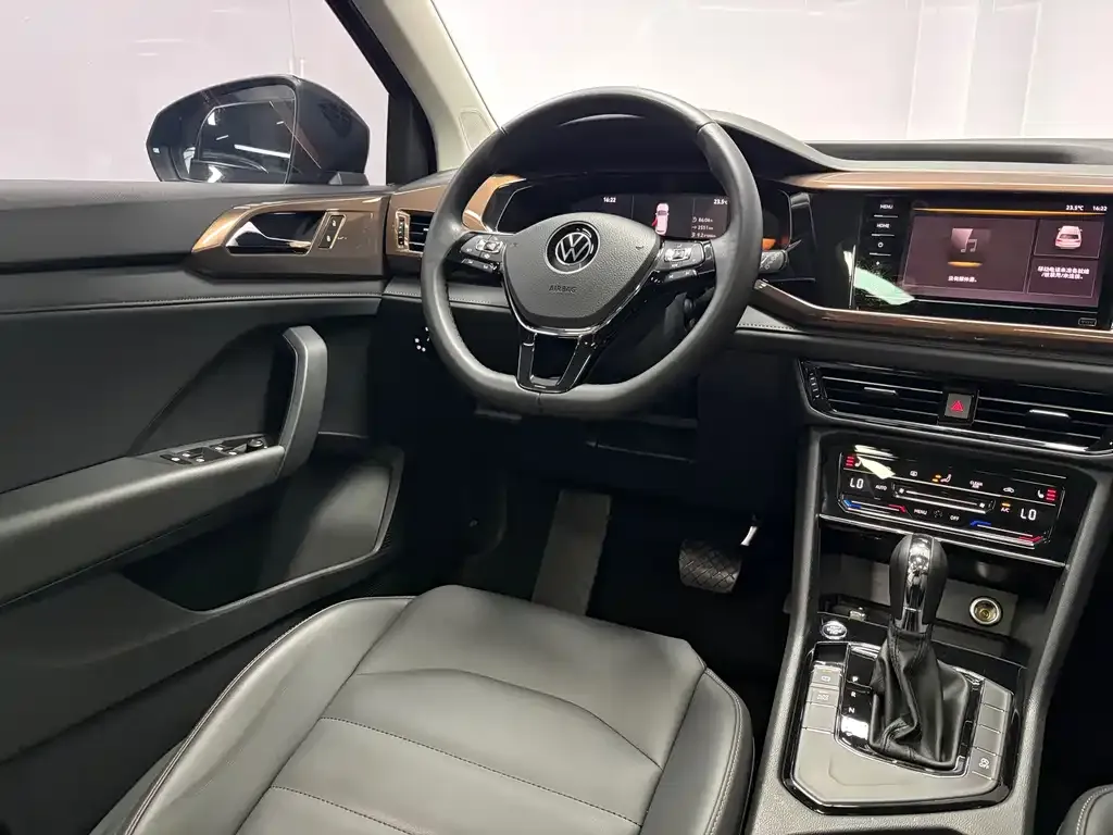 Volkswagen Tharu — фото 10