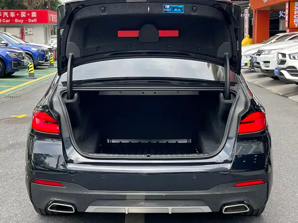 BMW 5 Series — фото 10