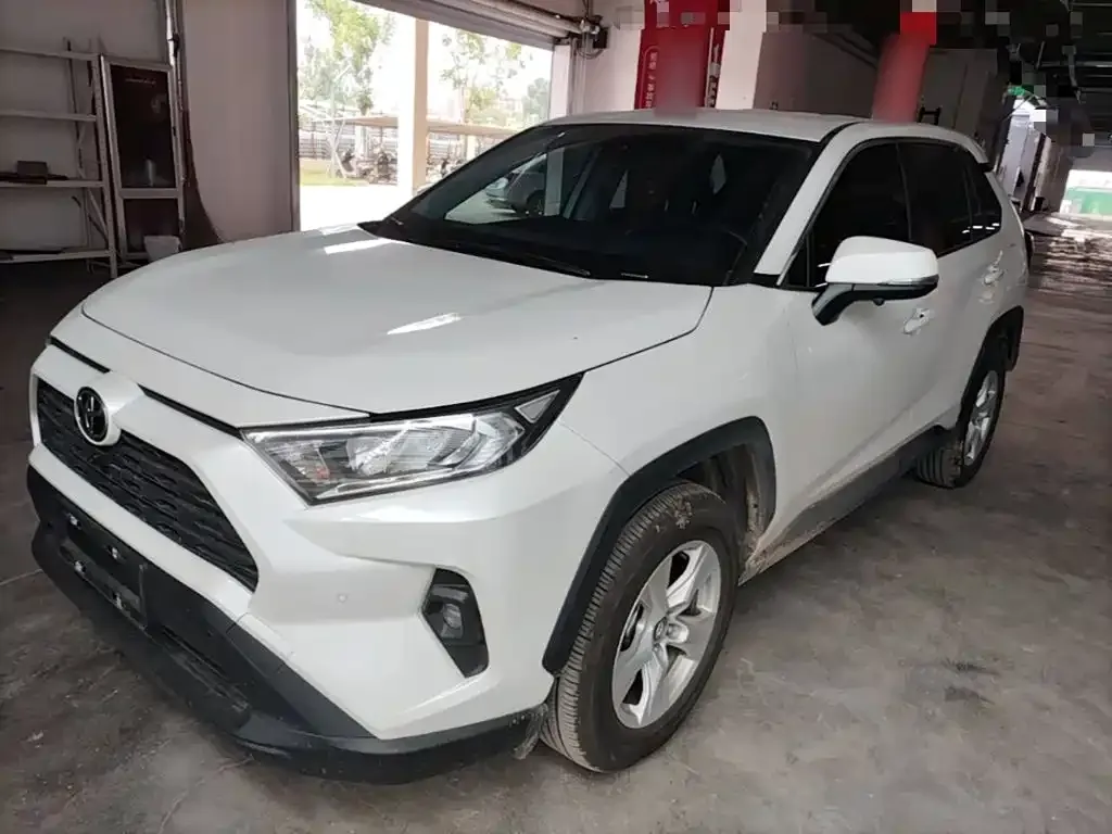 Toyota RAV4 — фото 10