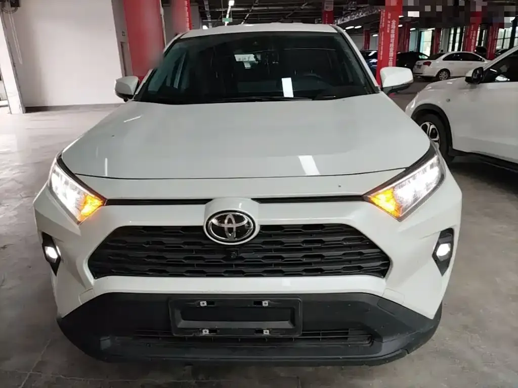 Toyota RAV4 — фото 5