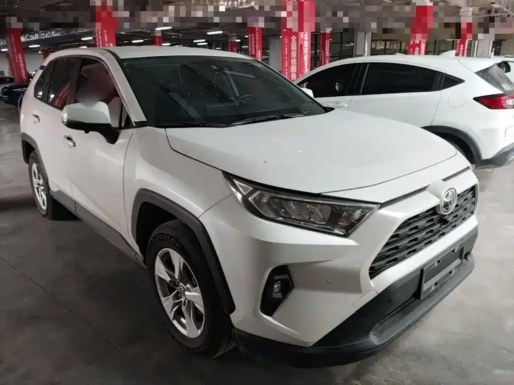 Toyota RAV4 — фото 9