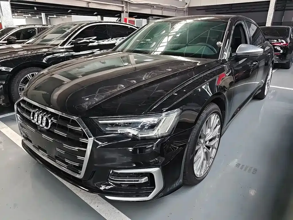 Audi A6L — фото 1