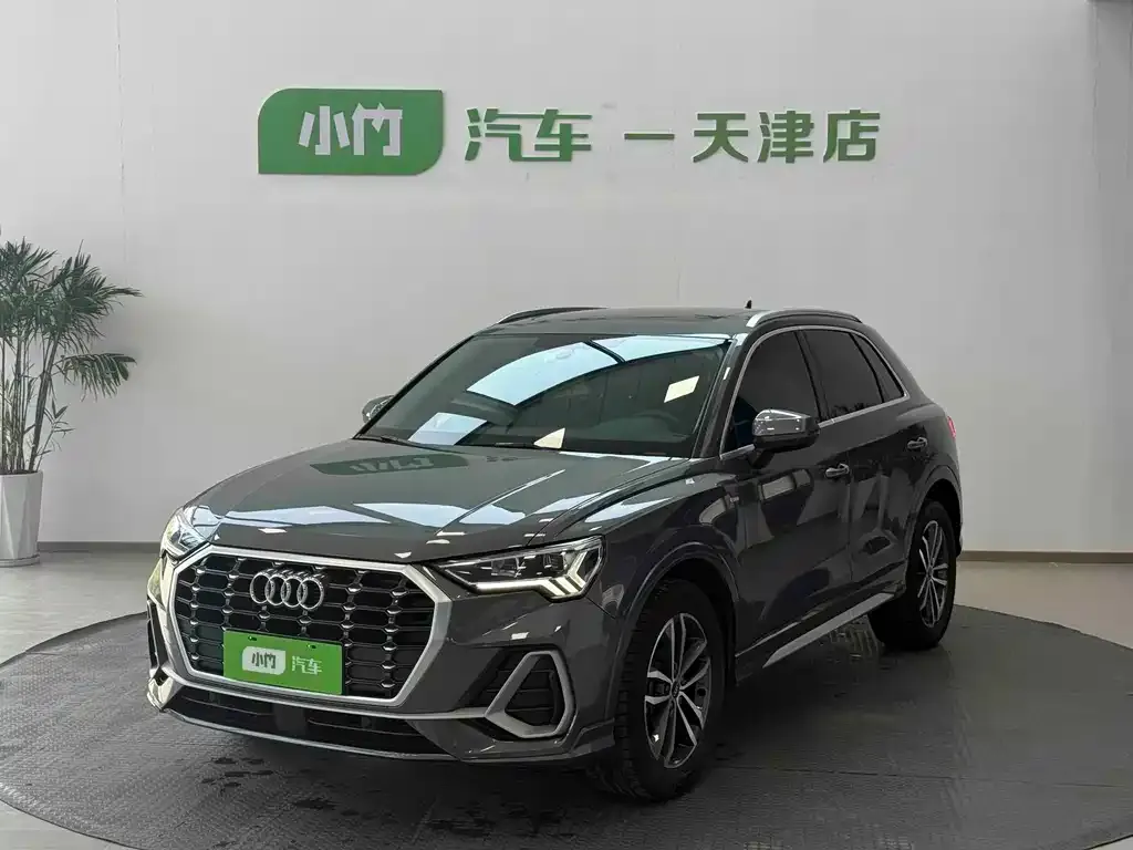 Audi Q3 — фото 1