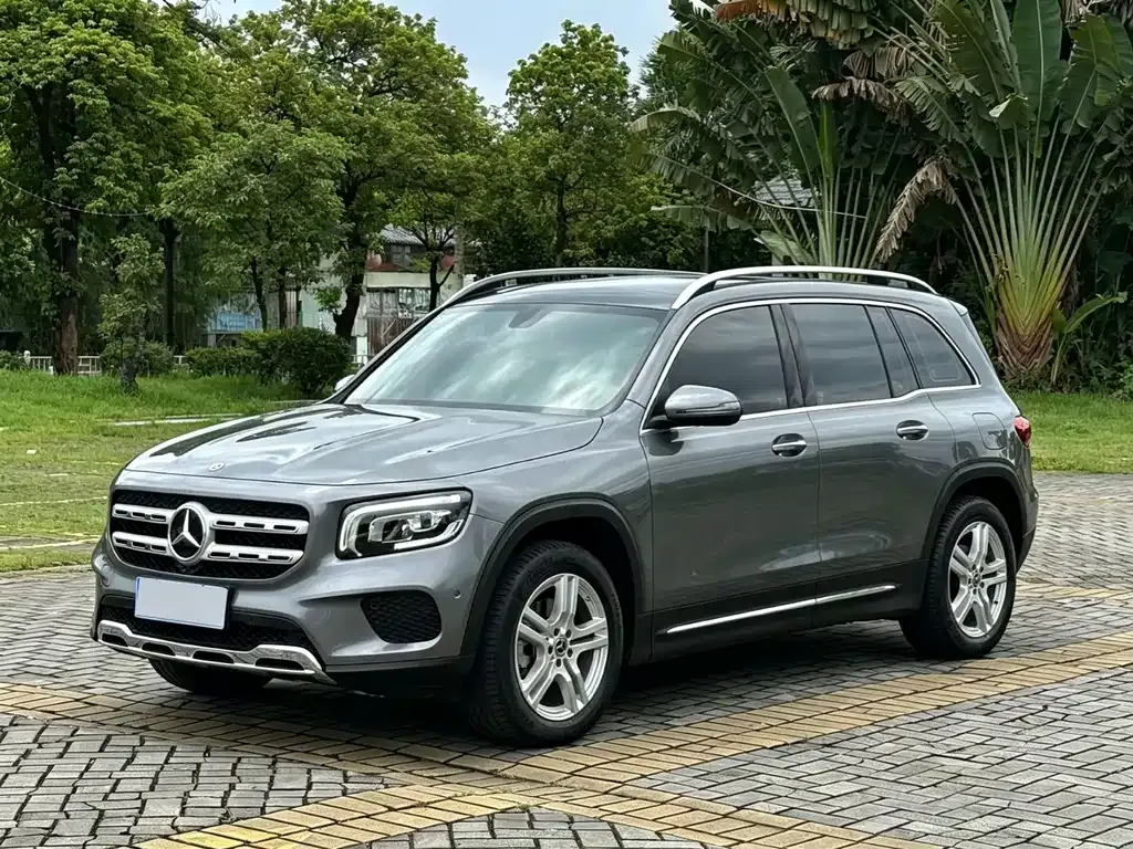 Mercedes-Benz GLB — фото 1