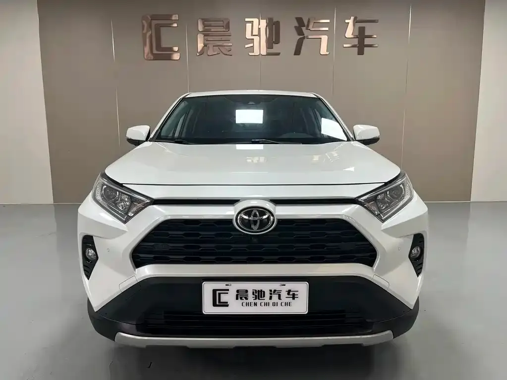 Toyota RAV4 — фото 3