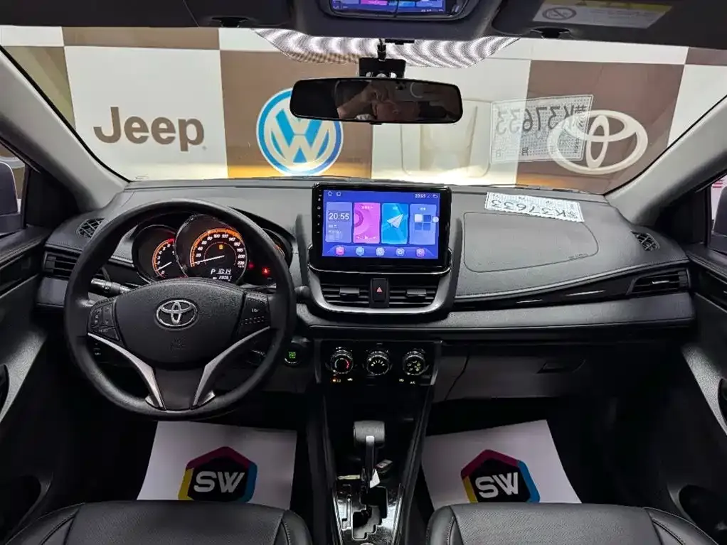 Toyota Yaris L — фото 9