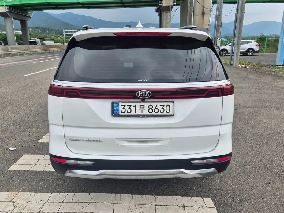 Kia Carnival — фото 10