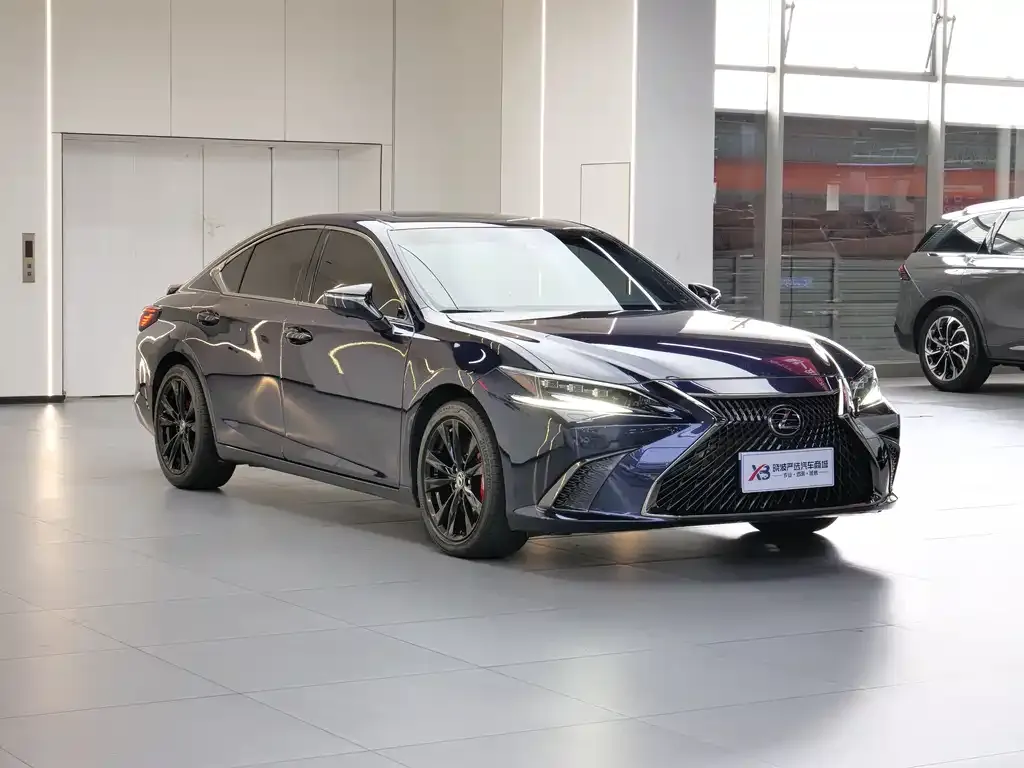 Lexus ES — фото 10