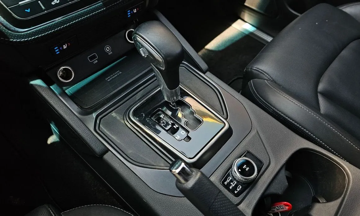 KG Mobility (Ssangyong) Rexton — фото 10