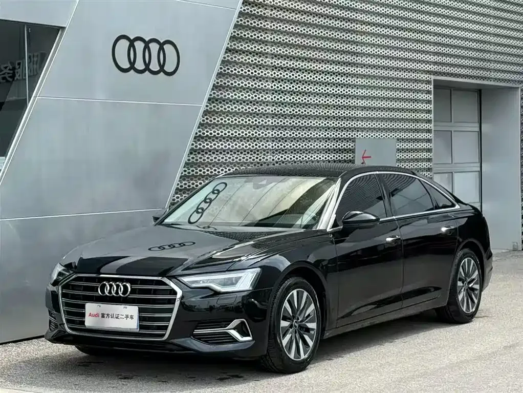 Audi A6L — фото 1