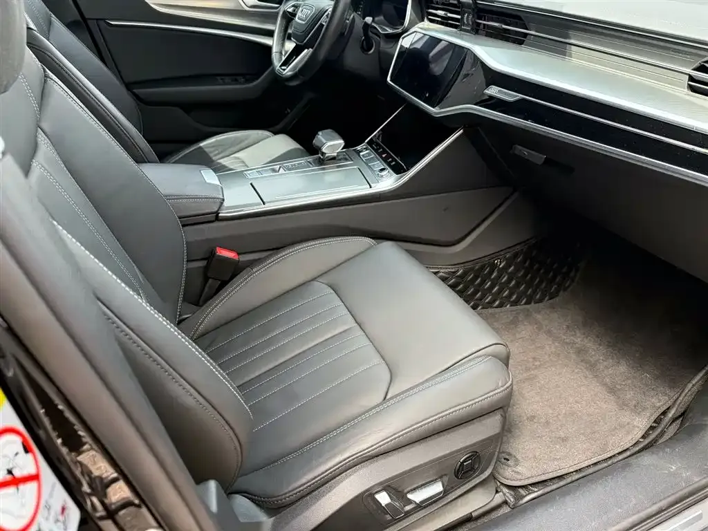 Audi A6L — фото 6