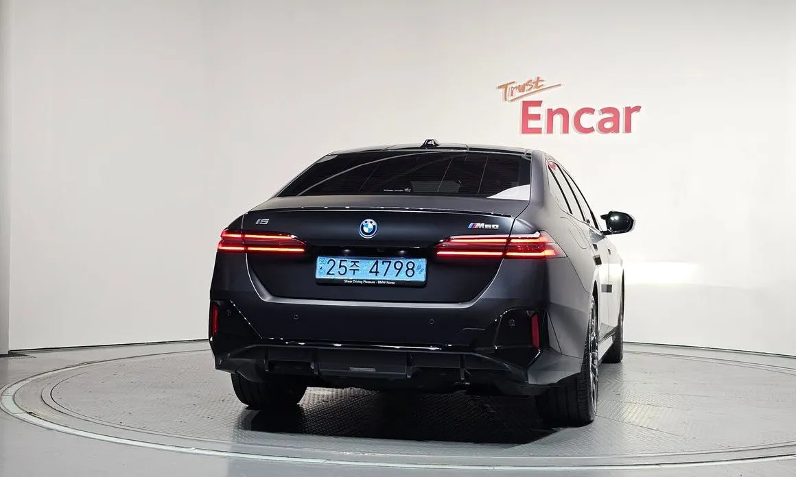 BMW i5 — фото 3