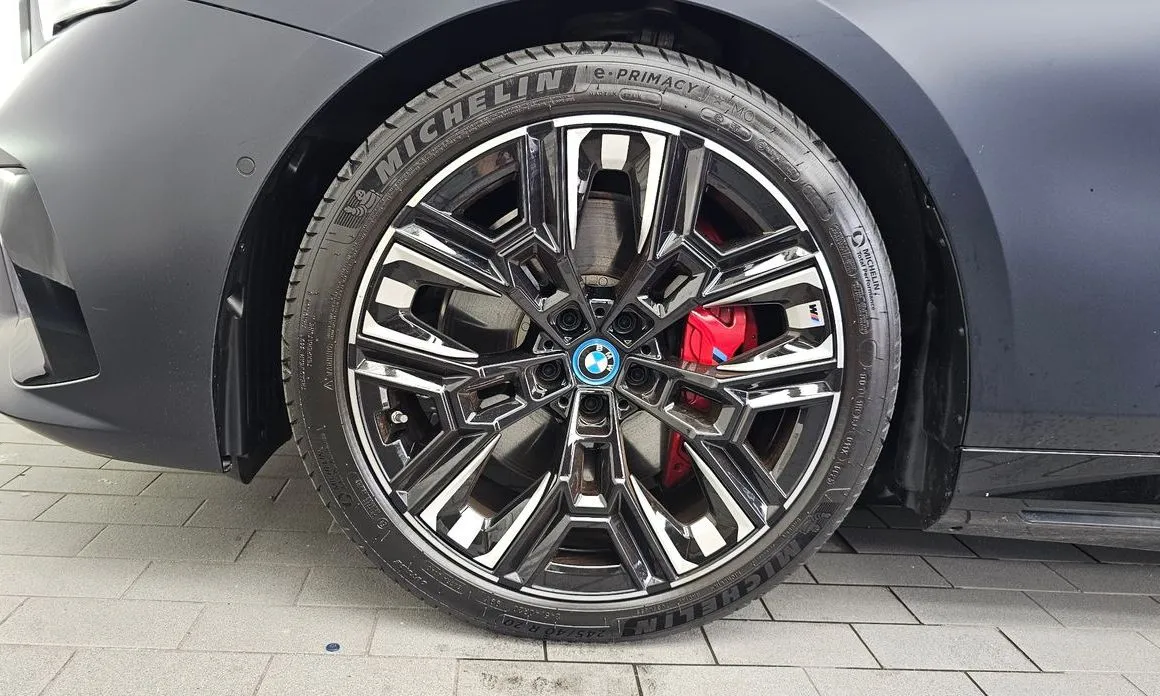 BMW i5 — фото 10