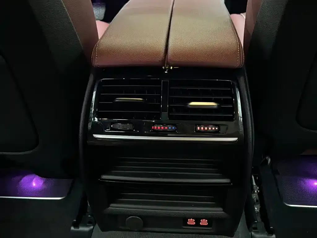 BMW 5 Series — фото 10