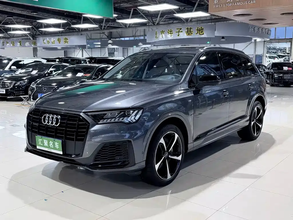 Audi Q7 — фото 1