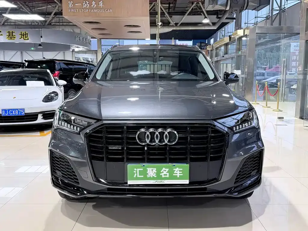 Audi Q7 — фото 10