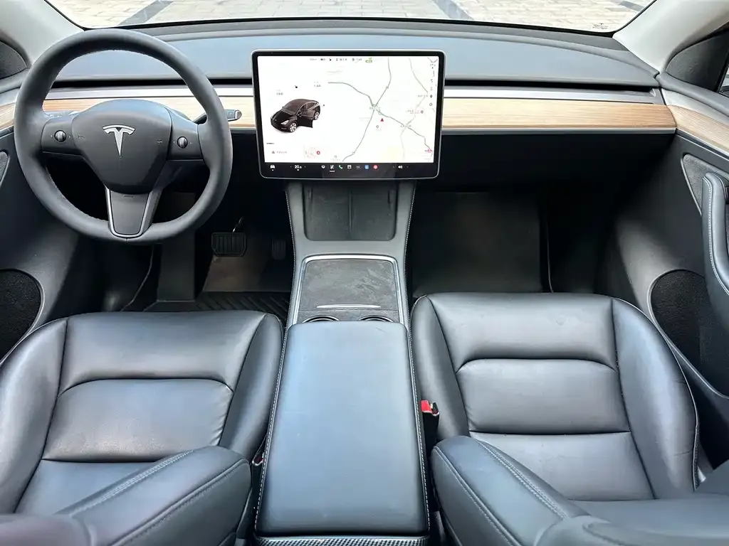 Tesla Model Y — фото 2