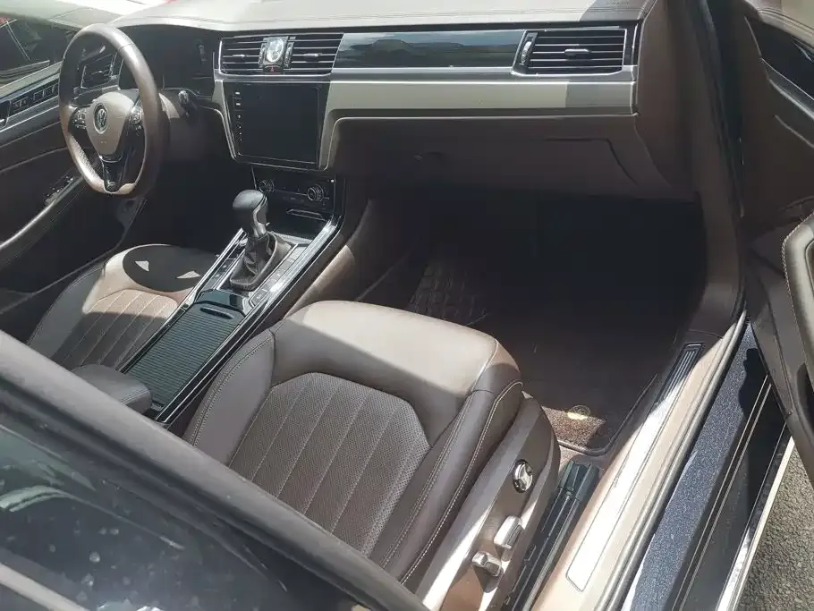 Volkswagen Phideon — фото 10