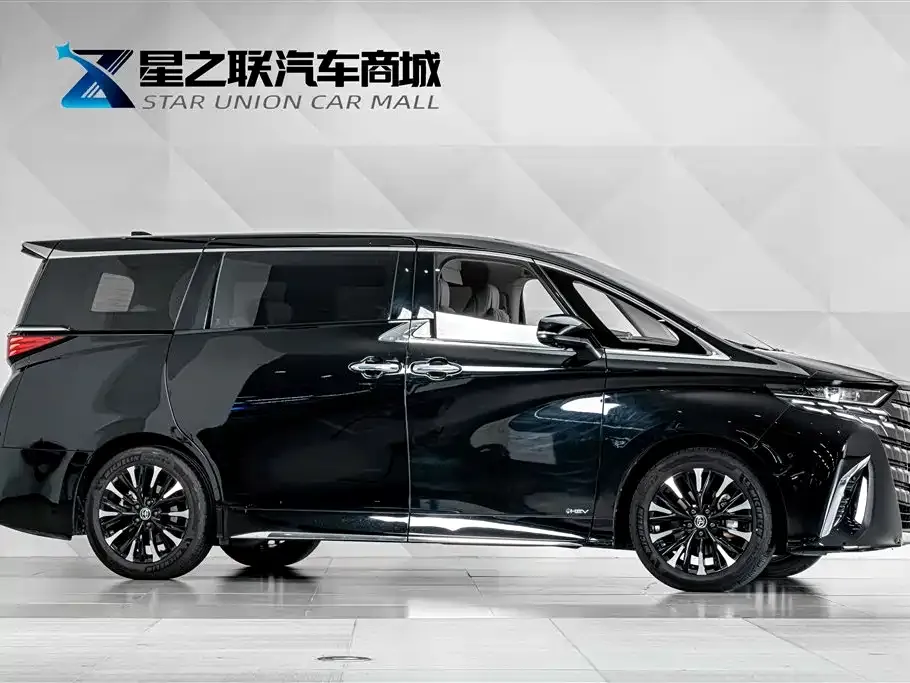 Toyota Alphard — фото 4