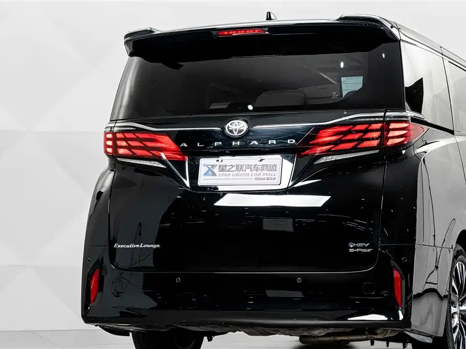 Toyota Alphard — фото 3