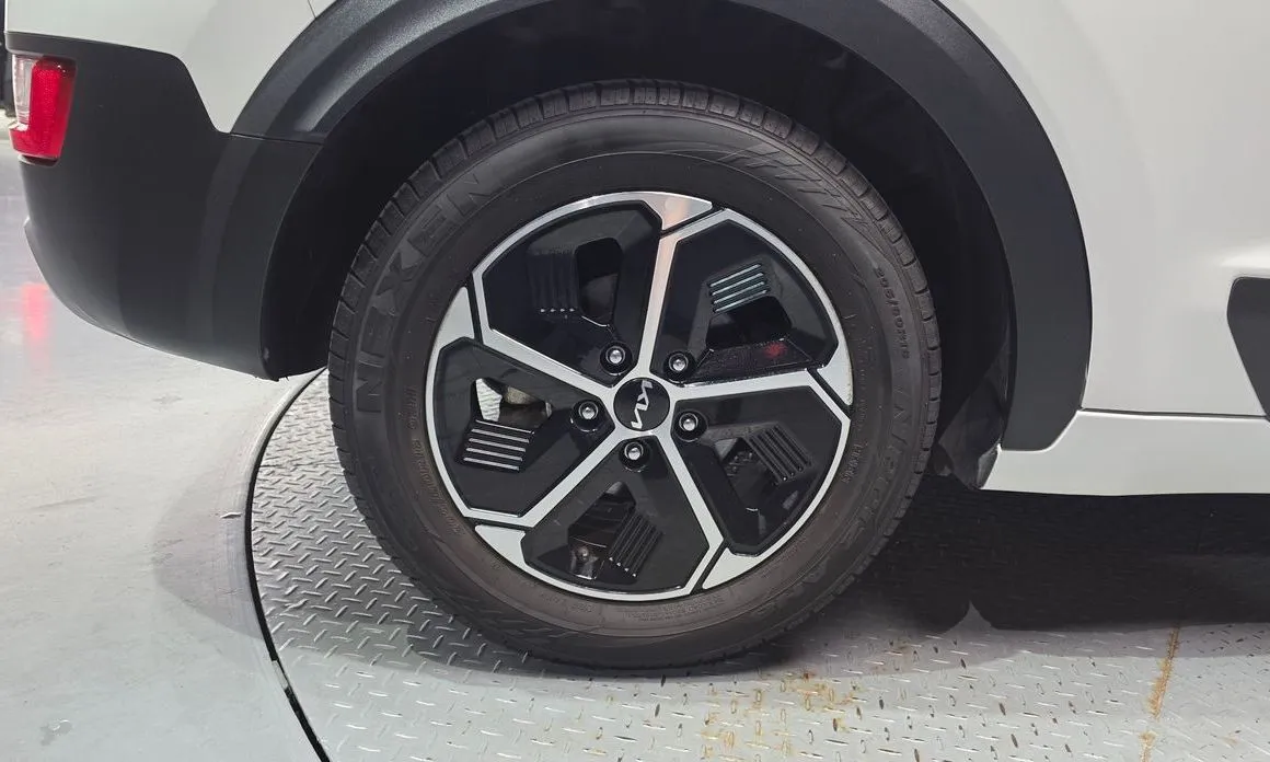 Kia Niro — фото 10
