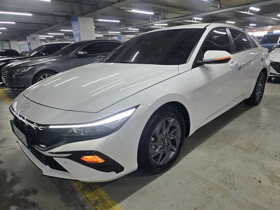 Hyundai AVANTE — фото 1