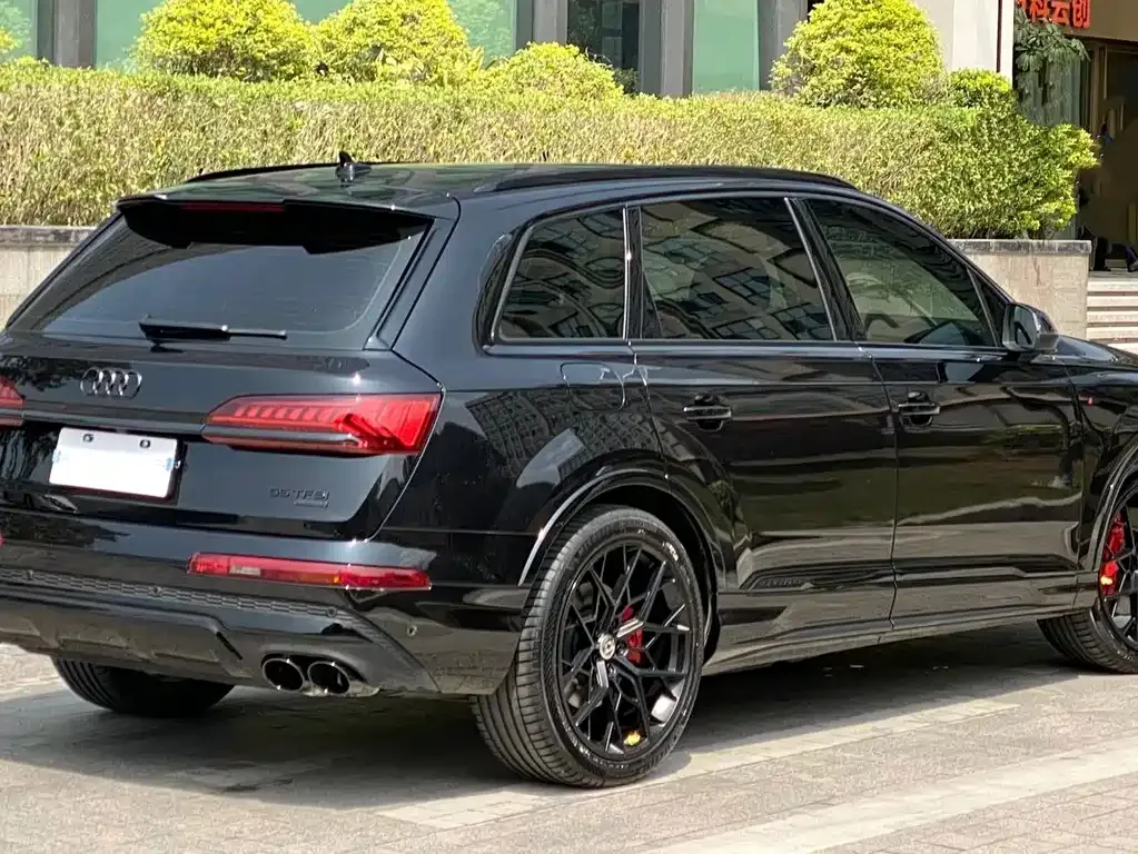 Audi Q7 — фото 5