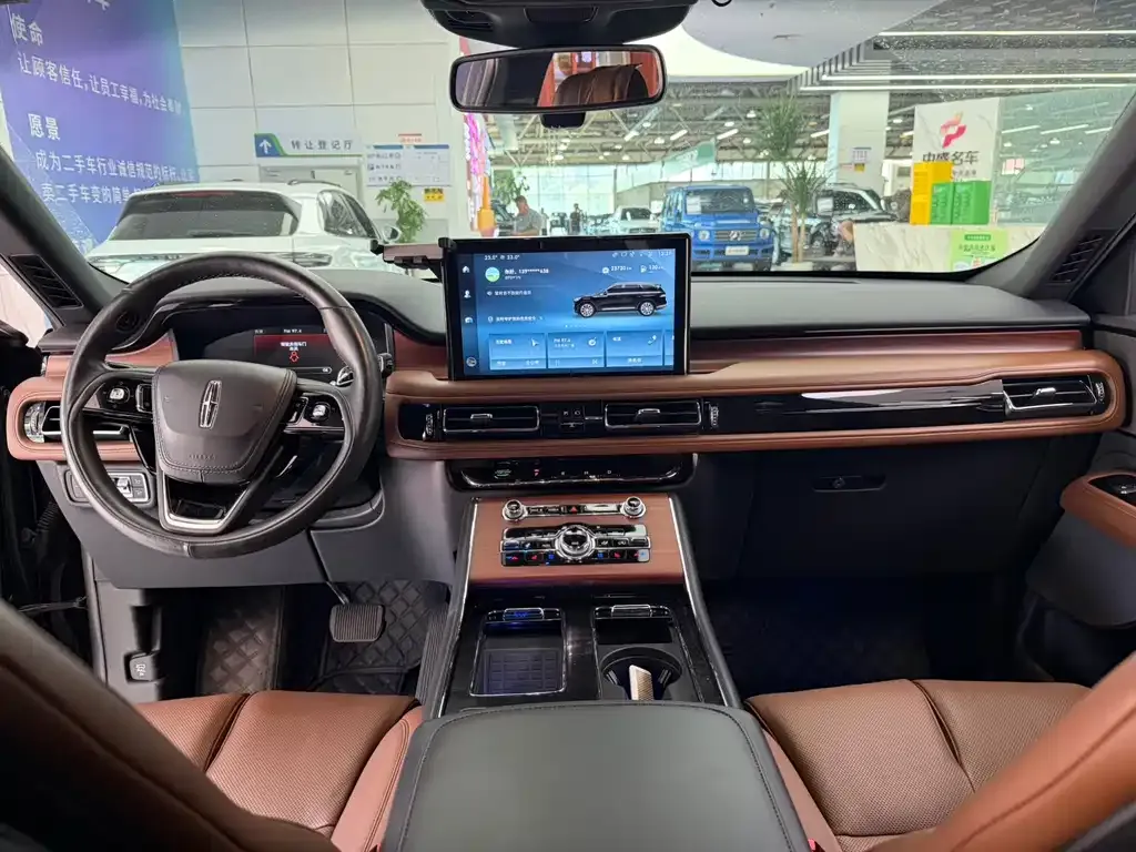 Lincoln Aviator — фото 10