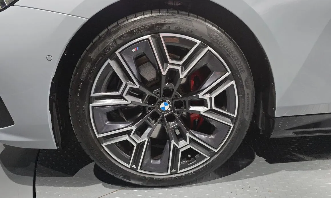 BMW 5-Series 2026 из KR, фото 7