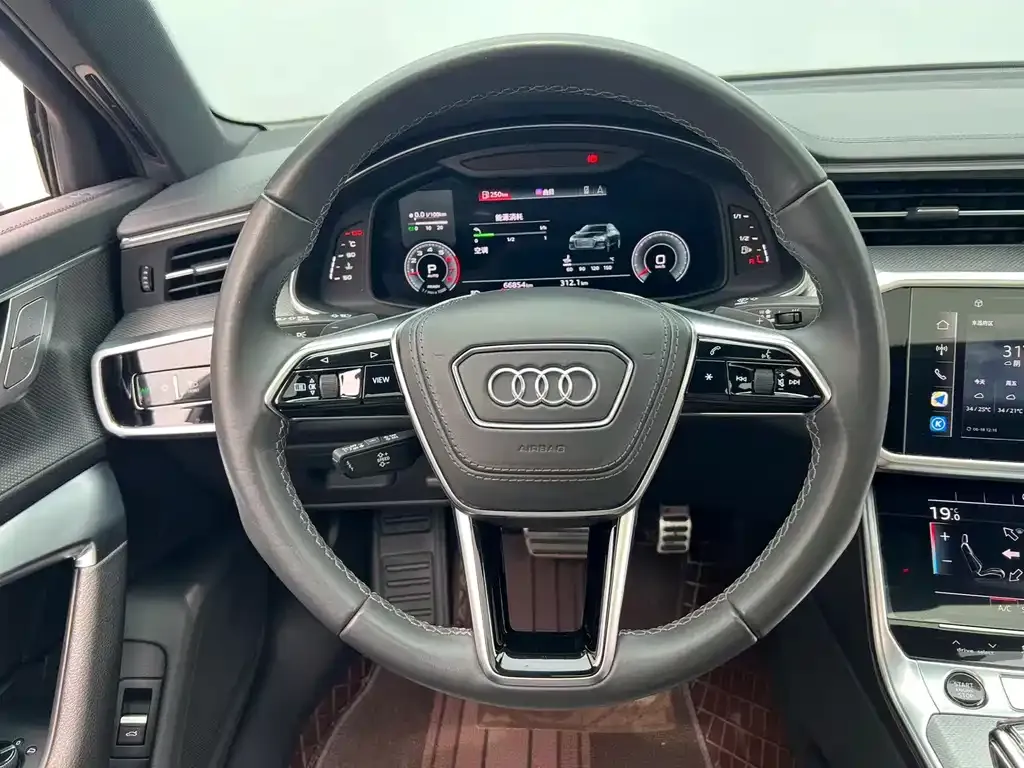Audi A6L — фото 8