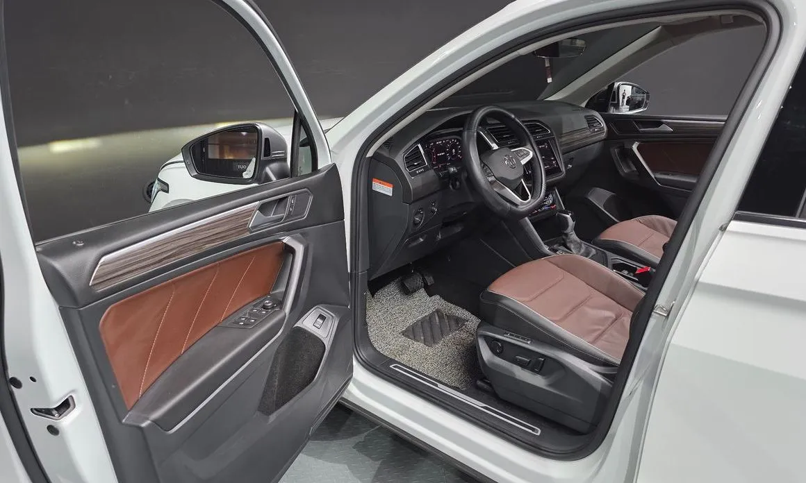 Volkswagen Tiguan — фото 4