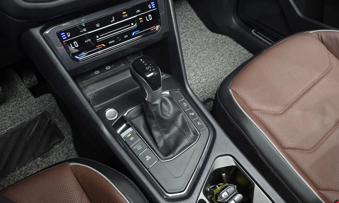 Volkswagen Tiguan — фото 8
