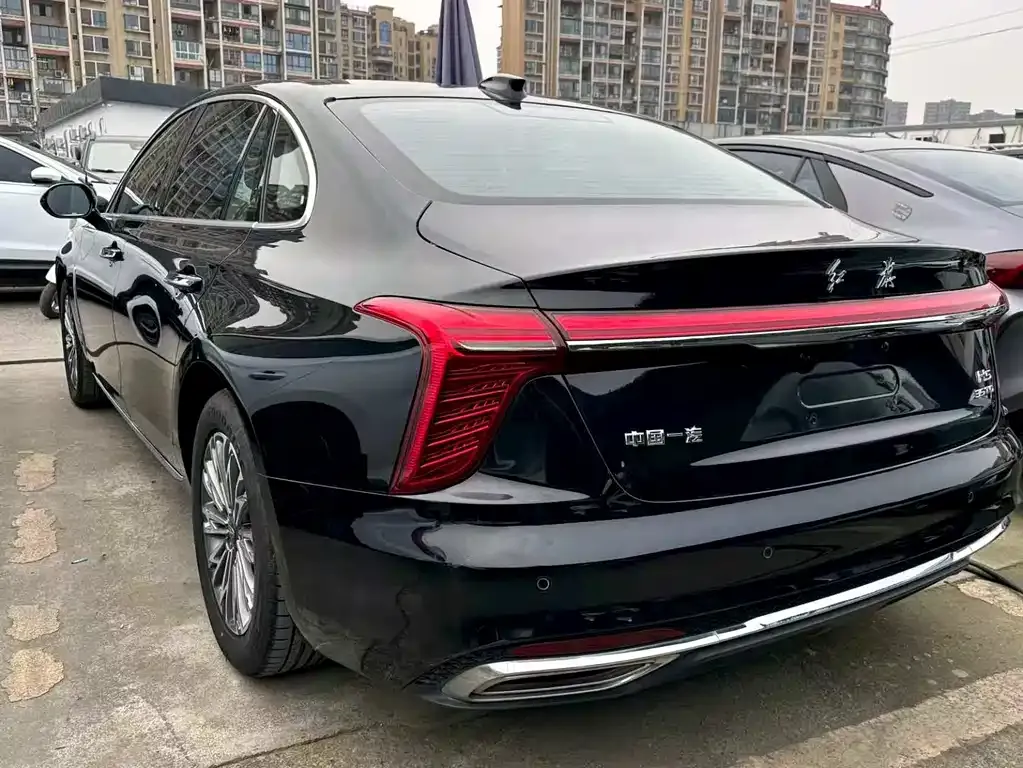 Hongqi H5 — фото 10