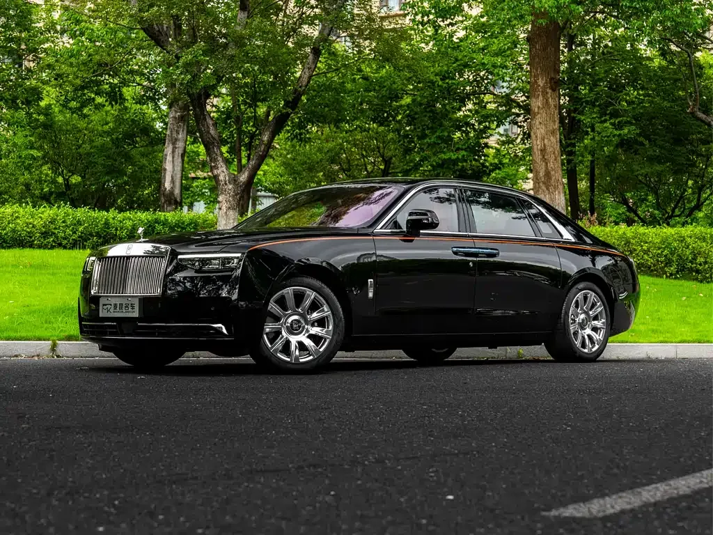 Rolls-Royce Ghost — фото 1
