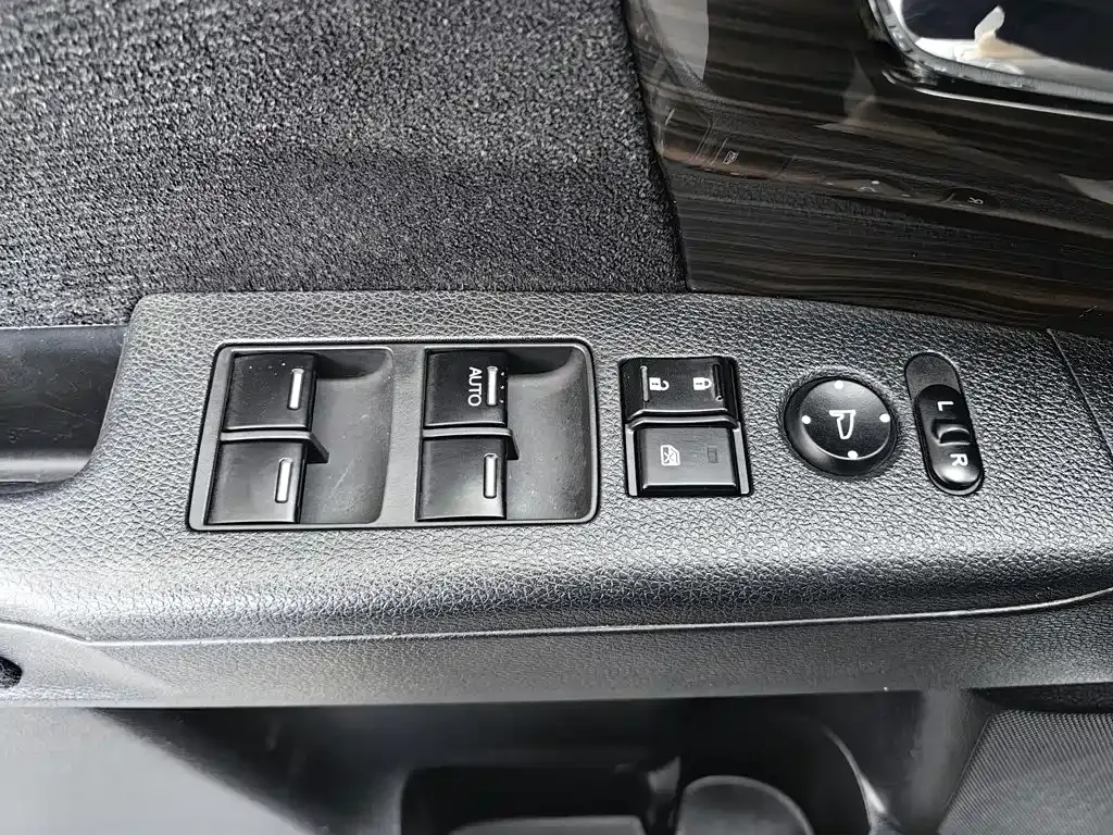 Honda Odyssey — фото 10