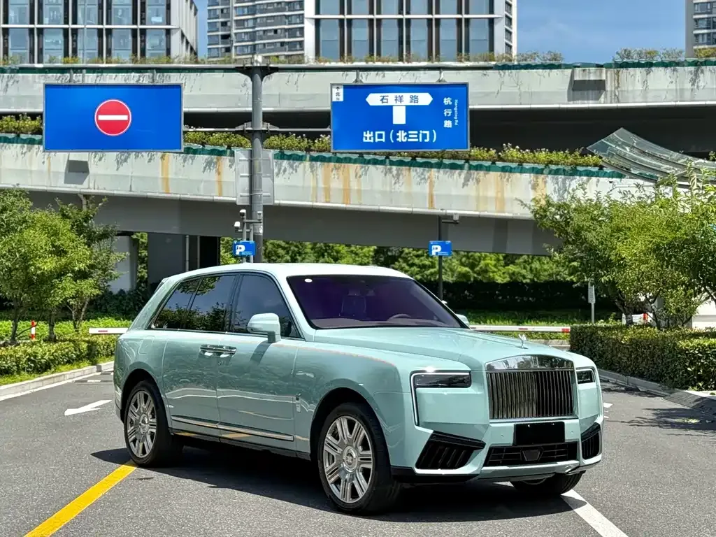 Rolls-Royce Cullinan — фото 8