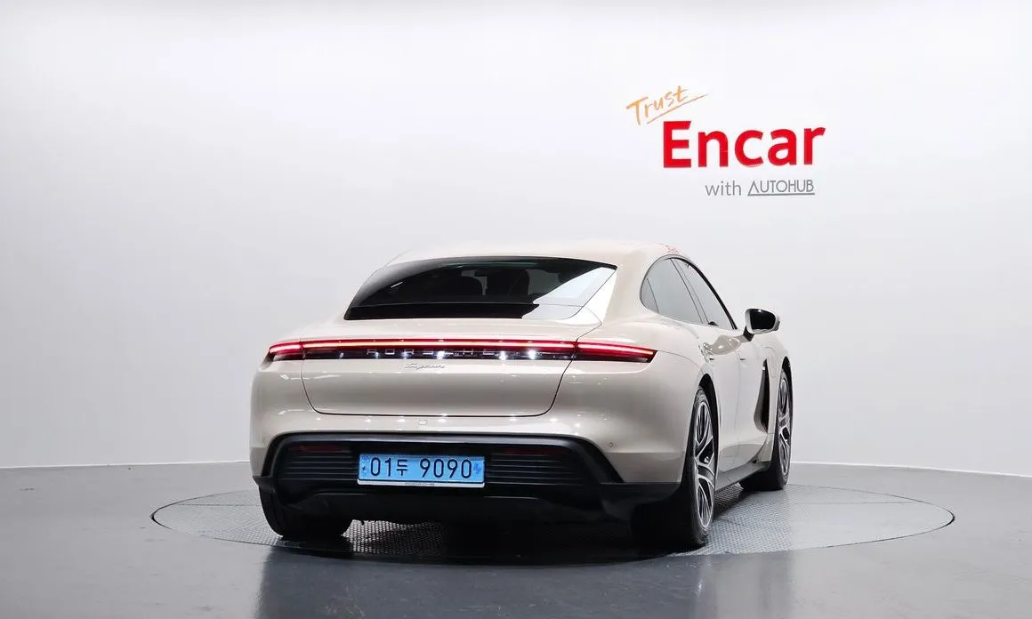 Porsche Taycan 2023 из KR, фото 3