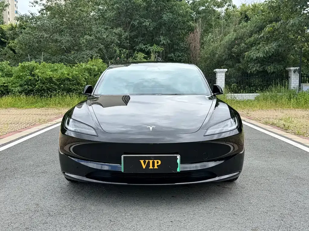 Tesla Model 3 — фото 10