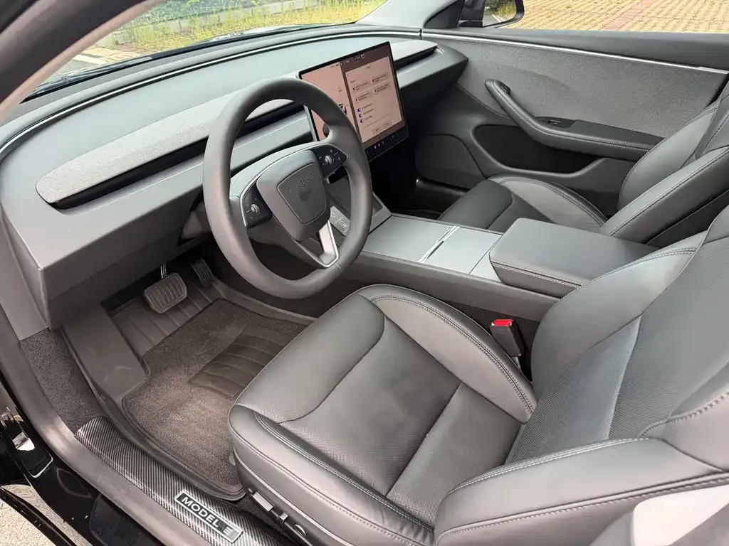 Tesla Model 3 — фото 2