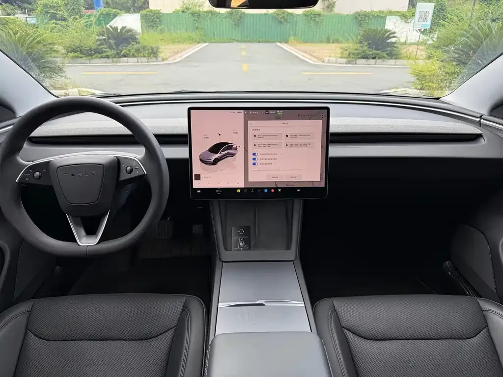 Tesla Model 3 — фото 3