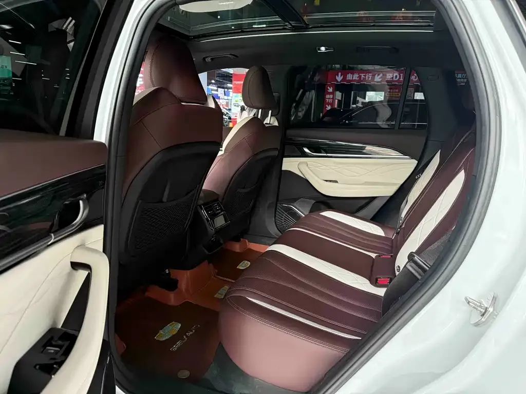 Geely Xingyue L — фото 10