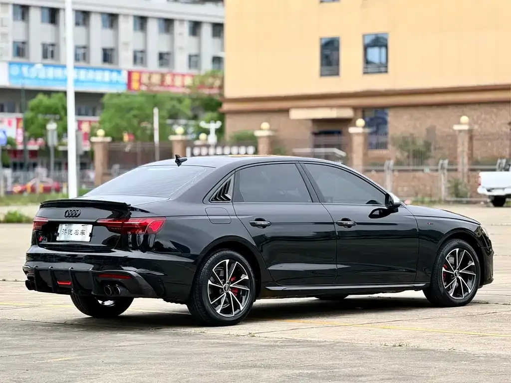 Audi A4L — фото 4