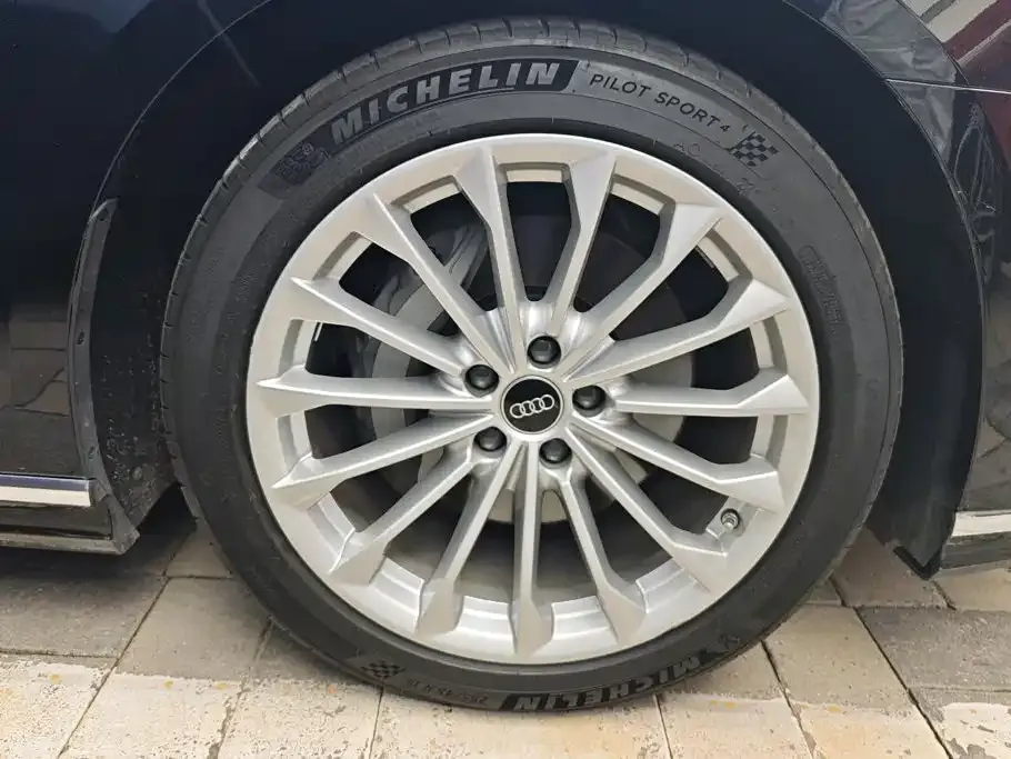 Audi A8 2023 из CN, фото 5