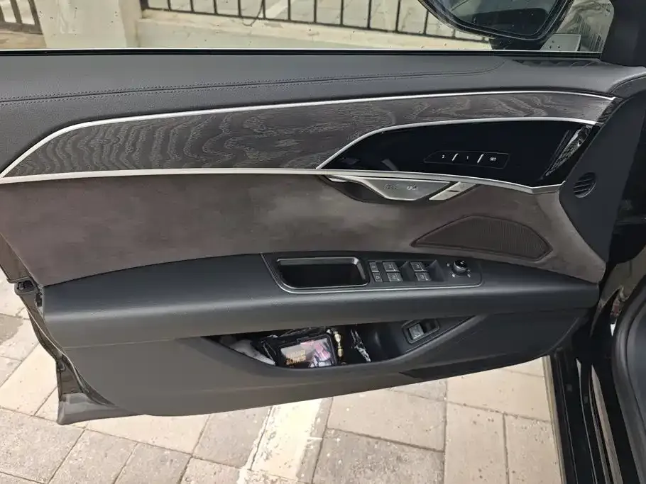 Audi A8 2023 из CN, фото 9