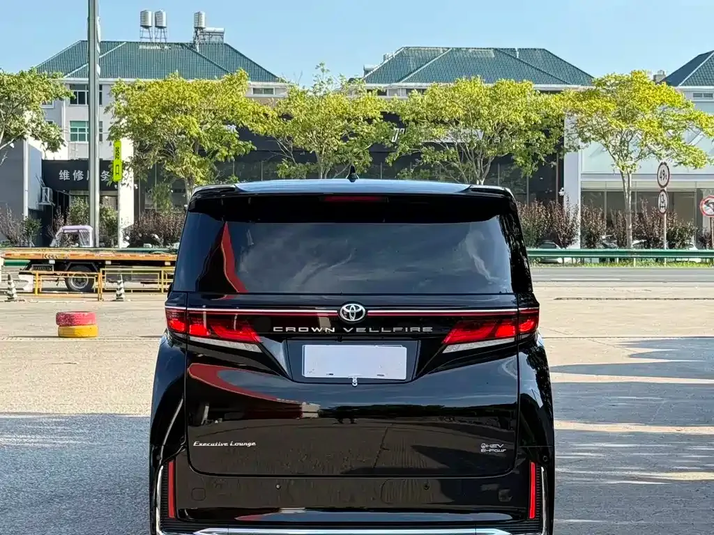 Toyota Vellfire — фото 10