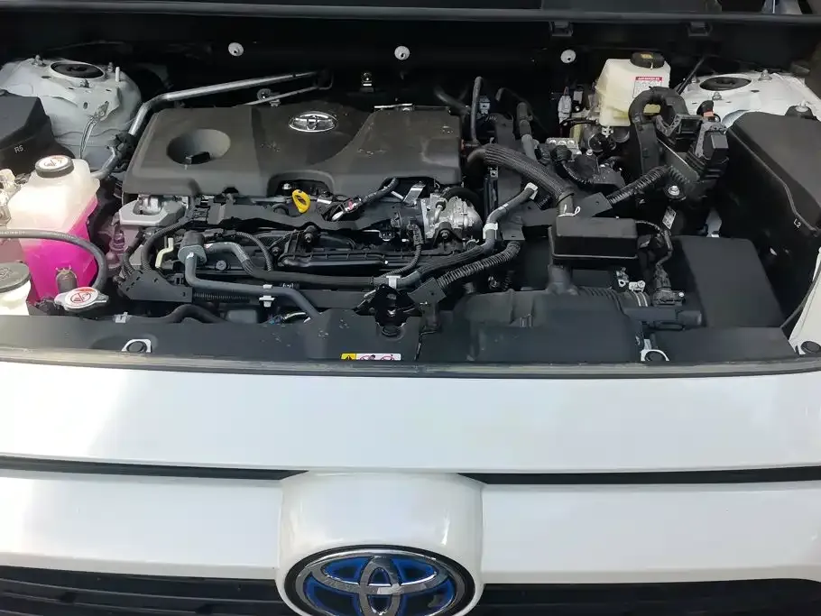 Toyota RAV4 — фото 4
