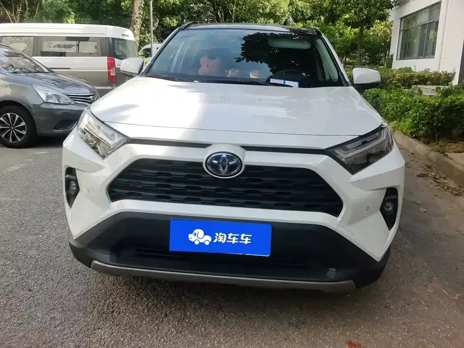 Toyota RAV4 — фото 9