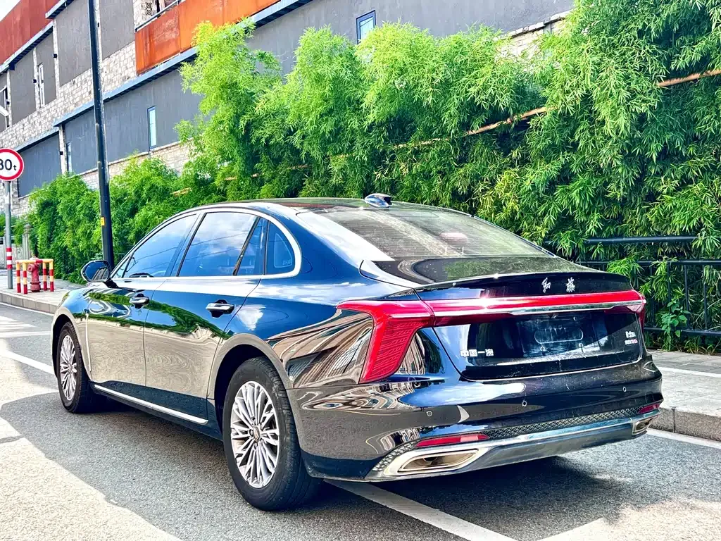 Hongqi H5 — фото 8