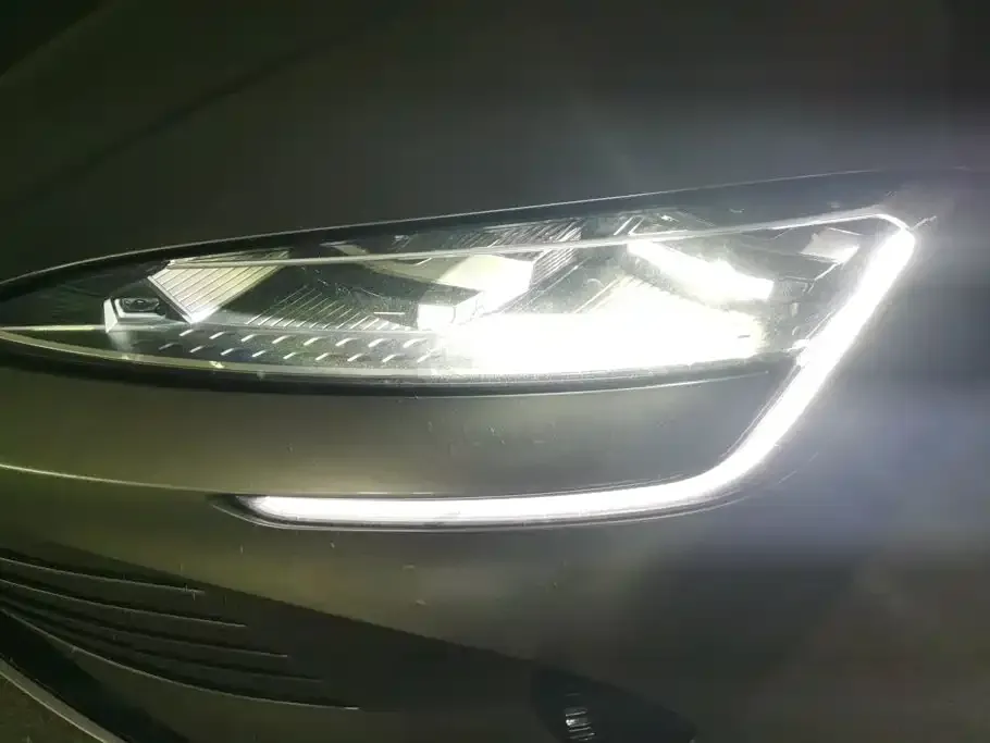 BYD Seal — фото 8